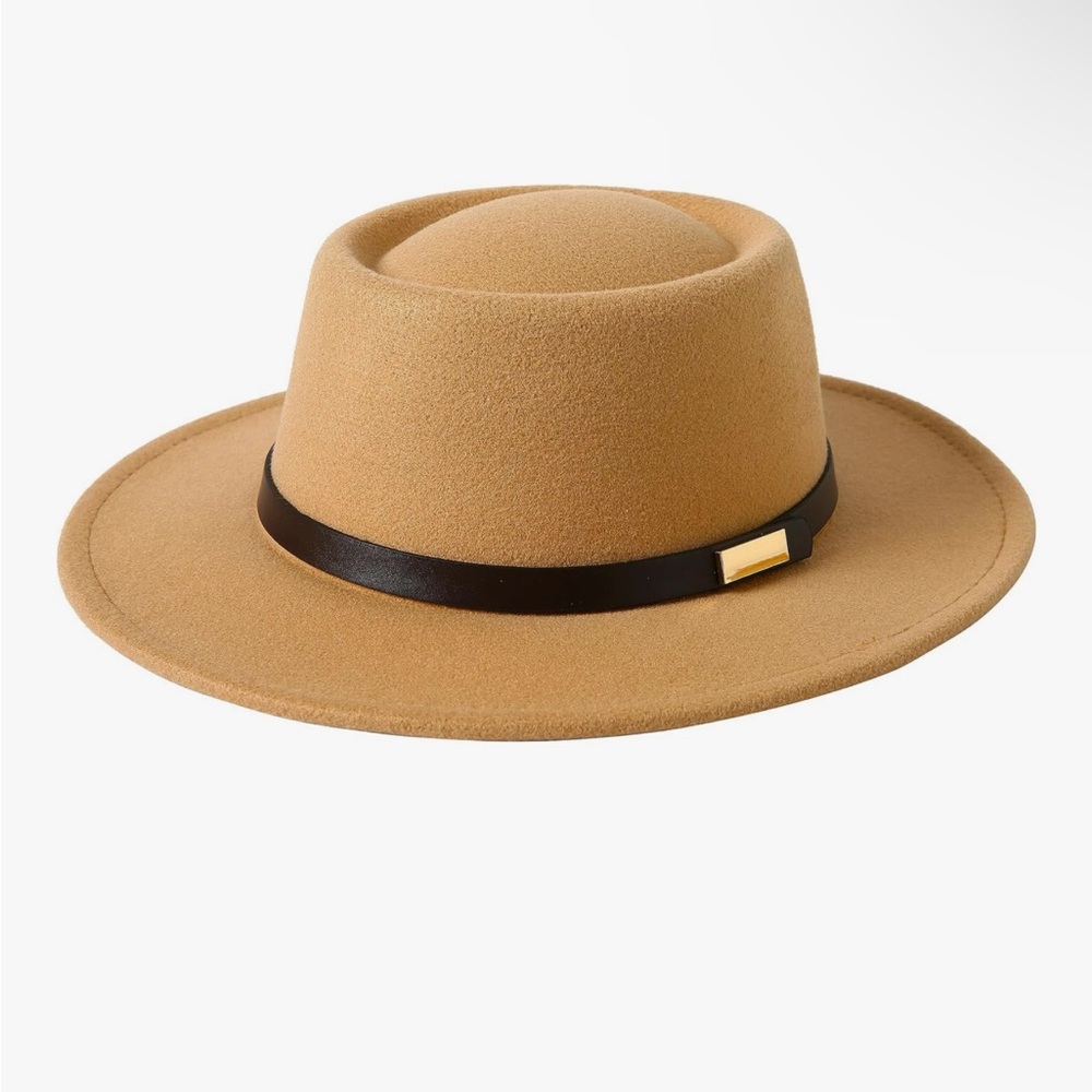 Stylish Tan Women's Hat with Brown Band. NWOT